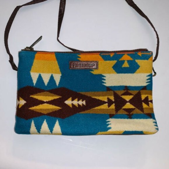 CROSSBODY SHOULDER HANDBAG MADE WITH PENDLETON WOOL AND LEATHER - Picture 2 of 8